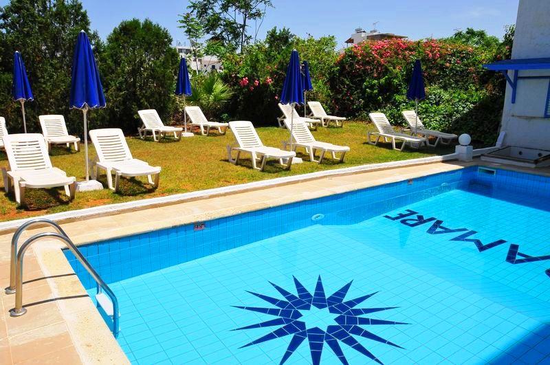 Pollis Hotel Херсонисос Екстериор снимка