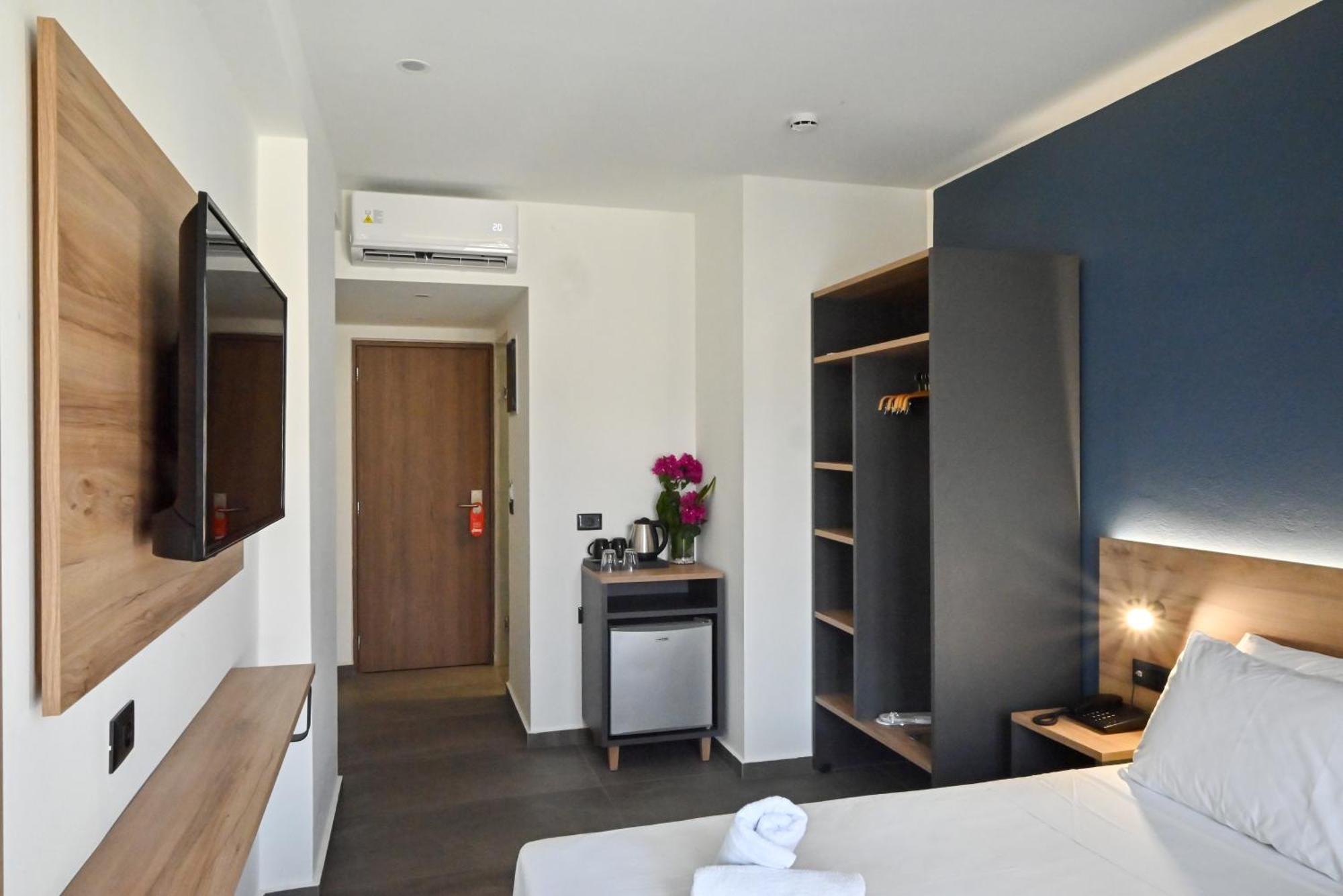 Pollis Hotel Херсонисос Екстериор снимка