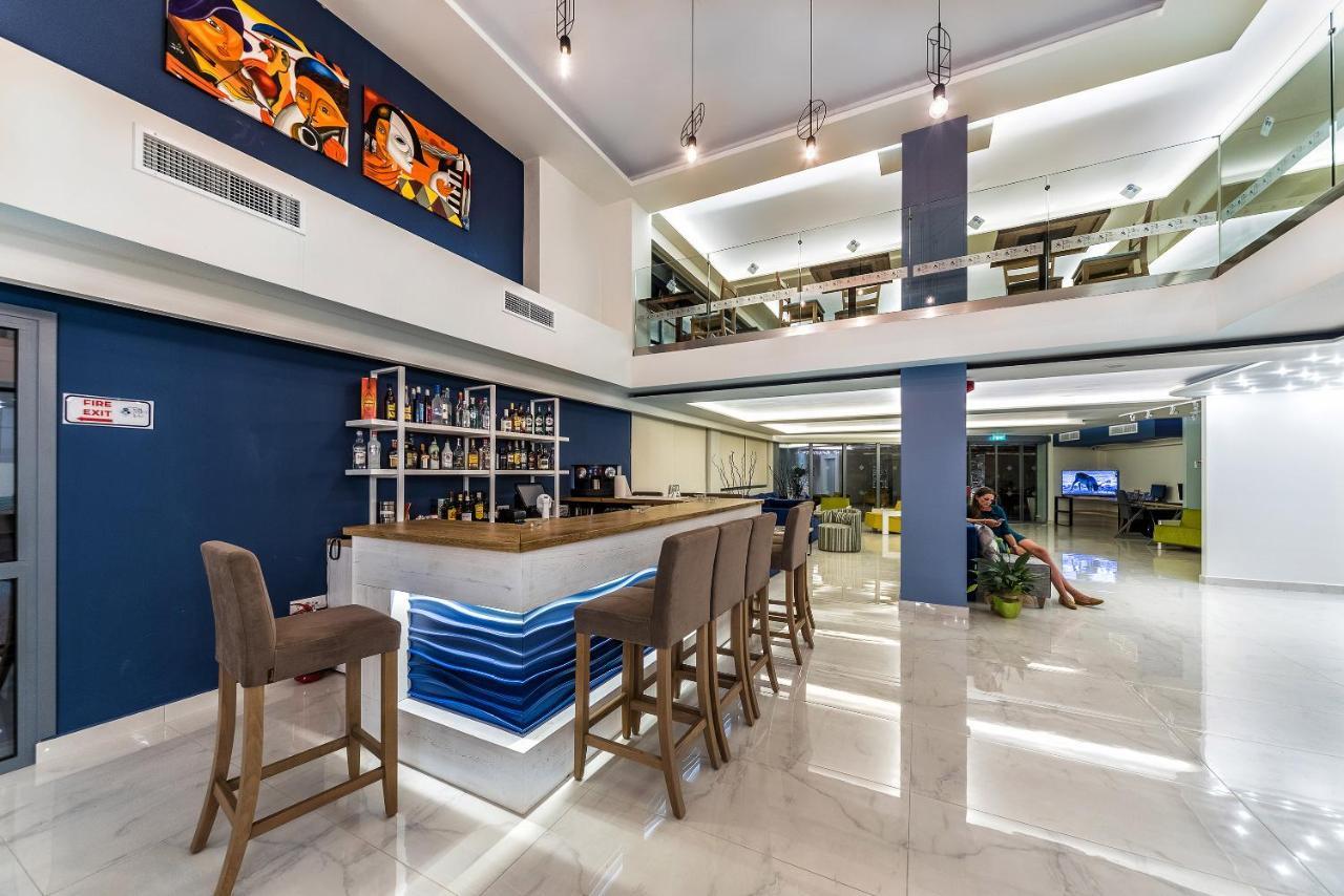 Pollis Hotel Херсонисос Екстериор снимка