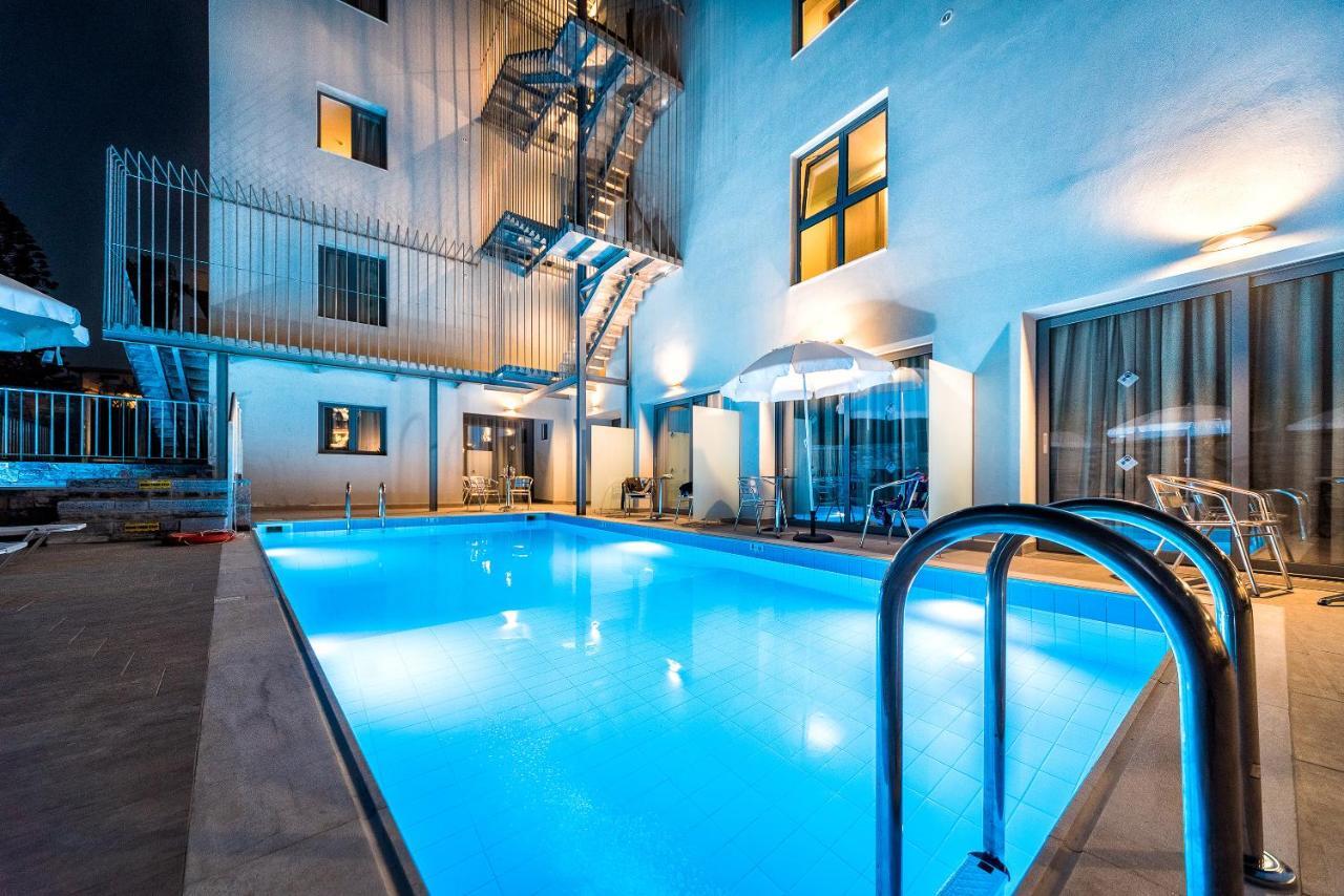 Pollis Hotel Херсонисос Екстериор снимка
